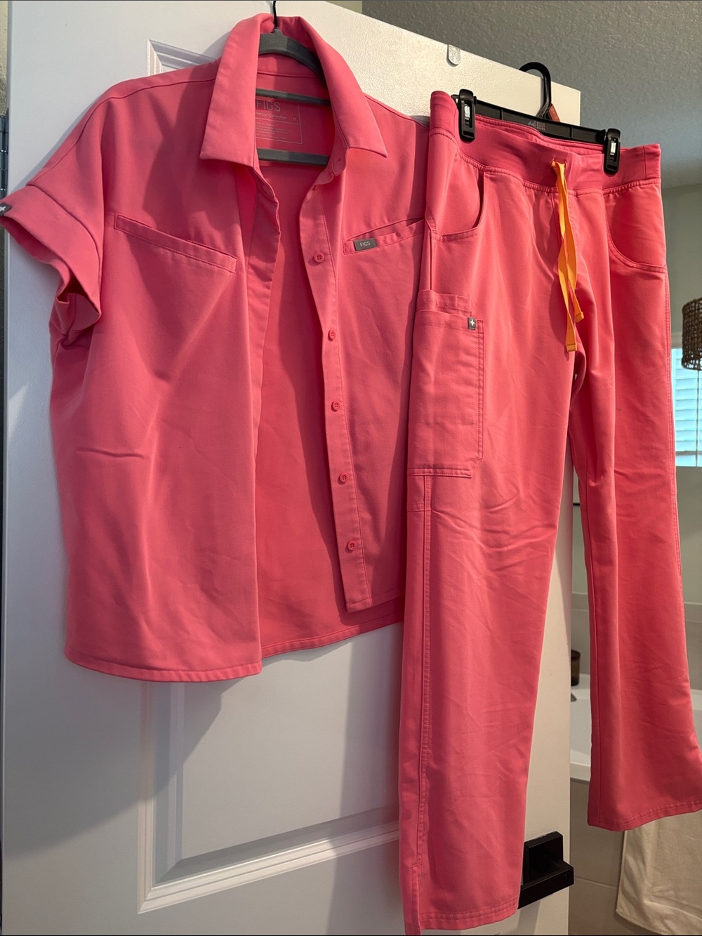 Figs Women’s Coral scrub set Scrub Set